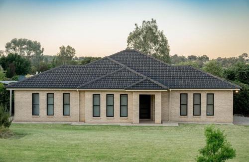 Moore Creek Casa | Bellevue Holiday House