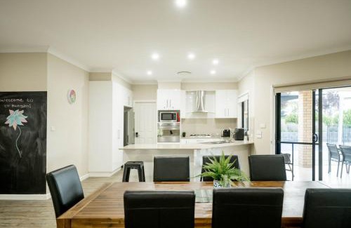 Moore Creek Casa | Bellevue Holiday House
