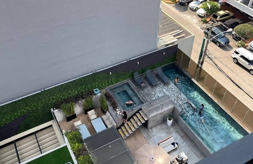 Zona 10 Apartamento | Bello Apartamento Tipo Estudio en el Corazón de la Zona 10 de Guatemala