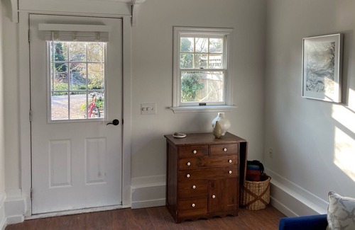 Bellport Cabaña | Bellport Village cottage