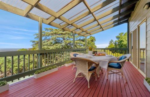 Kurrajong Heights Casa | Bells Rest with a veiw