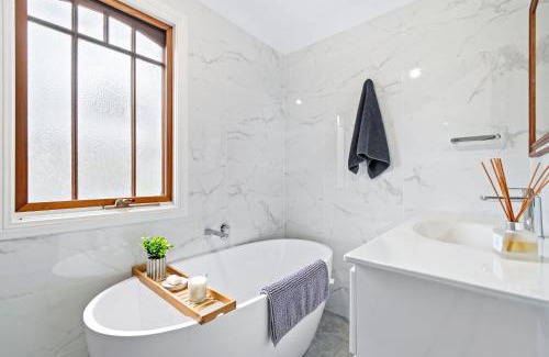 Kurrajong Heights Casa | Bells Rest with a veiw