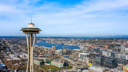 Belltown Apartamento | Belltown Perch, explore like a local 99 Walkscore