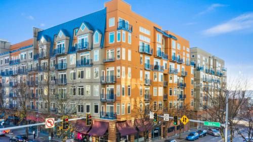 Belltown Apartamento | Belltown Perch, explore like a local 99 Walkscore