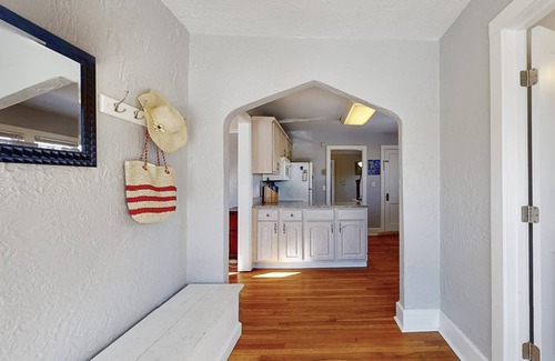 Stamford Casa | Belltown Retreat - Shopping, Dining, Pet Friendly