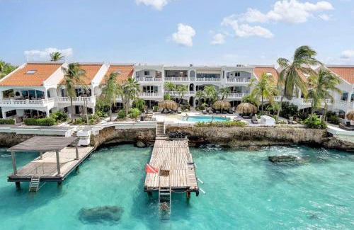Belnem Apartamento | Belmar Oceanfront Apartments 21 right on the ocean with diving facilities