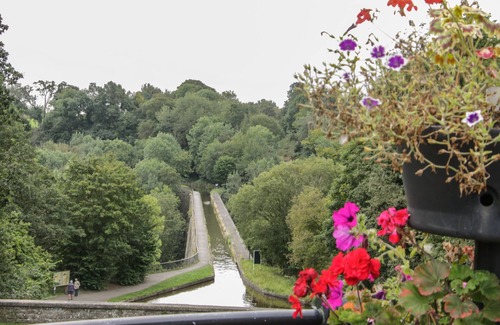 St Martins Cabaña | Belmont Bridge