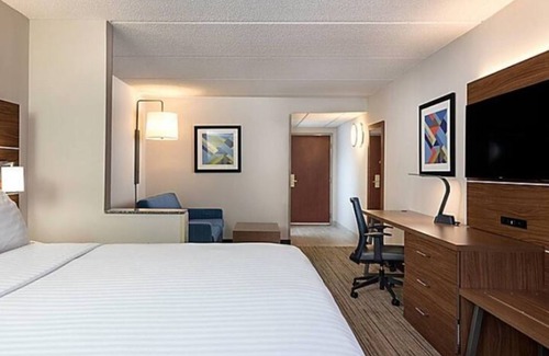 North Belmont Casa | Belmont! Freedom Park! Relax & Enjoy,Bring Fun 01!