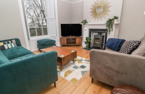 Newlyn Casa | Belmont