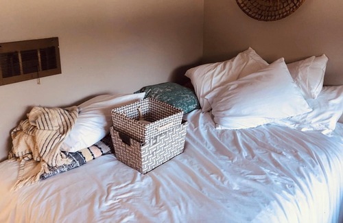 Belmont Apartamento | Belmont Hills: 1-BR near Stanford, Kaiser, Mills and San Mateo General Hospitals