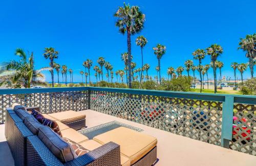 South Mission Beach Casa | Belmont Ocean Views - Massive Private Deck, Grill & Parking