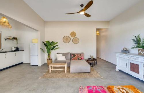 Belnem Apartamento | Belnem Breeze Kas Julia with Communal Pool