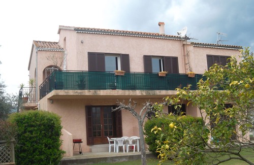 Prunete Apartamento | ABAJO villa con jardín