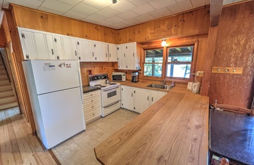 Rideau Lakes Casa | Belsize Cottage- Newboro Ontario
