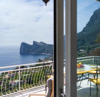 Marina del Cantone Apartamento | Belvedere apartament stunning sea view