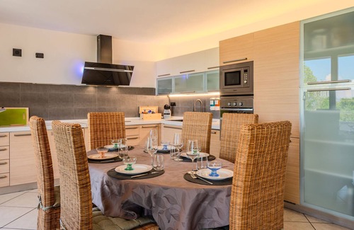 Casnate Con Bernate Apartamento | Belvedere by Interhome