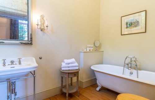 Biddestone Cabaña | Belvedere, Euridge - Sleeps 9 guests in 4 bedrooms