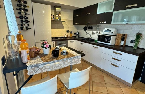 Borghesiana Apartamento | Penthouse Belvedere-Metro C-Plaza de Garaje. Vista panorámica colinas sur Roma.