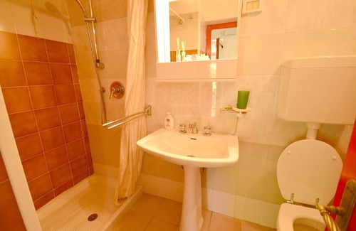 San Marcello Piteglio Casa | Espaciosa casa de vacaciones con piscina compartida