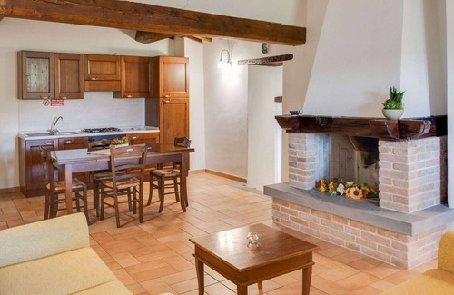 SantʼAngelo in Vado Villa | Piso en una granja con piscina y muchas actividades