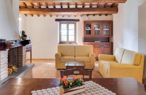 SantʼAngelo in Vado Villa | Piso en una granja con piscina y muchas actividades