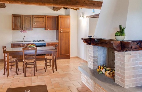 SantʼAngelo in Vado Villa | Piso en una granja con piscina y muchas actividades
