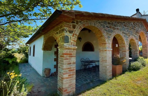 Castel del Piano Apartamento | Acogedora casa de campo en Castel del Piano con piscina