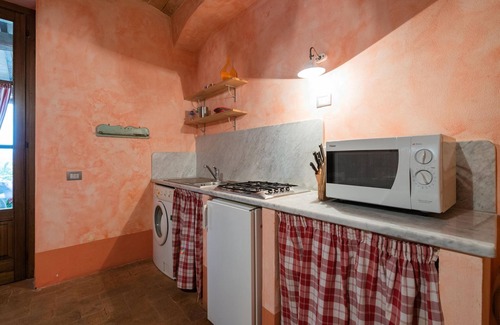 Fabro Villa | Fantástico apartamento en una villa con piscina y jardín compartidos
