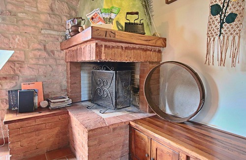 Furlo Casa | Gran apartamento de vacaciones Belvedere en Cagli con piscina