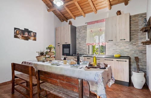 Maniace Cabaña | Atractiva casa de campo con jardín privado
