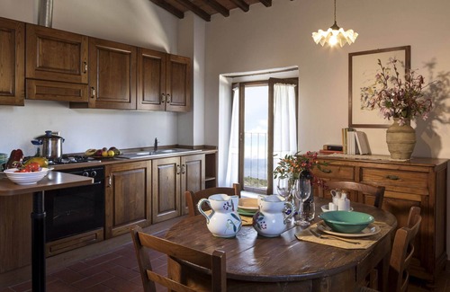 Greve in Chianti Casa | Belvilla by OYO Serene Apartment With Garden