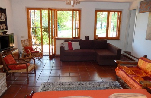 San Angelo Casa | Acogedora casa de vacaciones en Monteciccardo con jardín