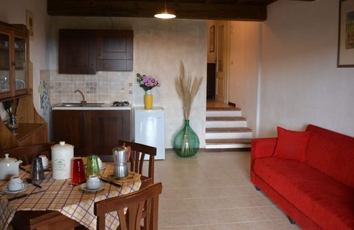 Santo Otro | Acogedora casa de campo en Monticiano con jardín