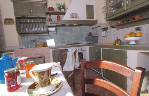 Apecchio Apartamento | Hermoso apartamento en Apecchio con una hermosa vista