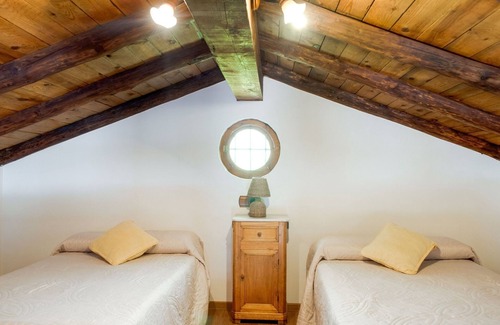 Padul Cabaña | Acogedora casa de campo en El Padul con piscina