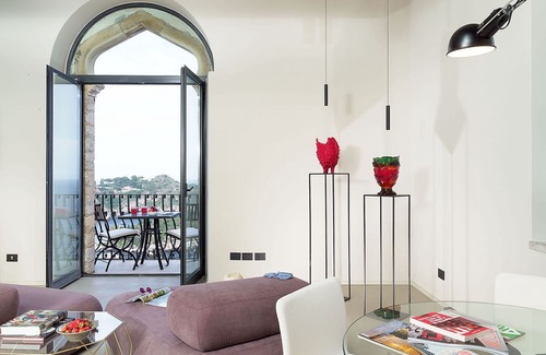 Taormina Apartamento | Apartamento moderno en Taormina, Sicilia con jacuzzi