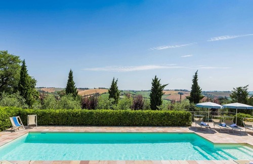 Mondavio Villa | Acogedora Villa en Mondavio con piiscina
