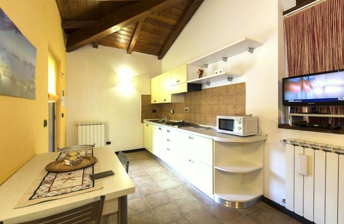 Montebello di Mezzo Casa | Acogedora casa de vacaciones con piscina