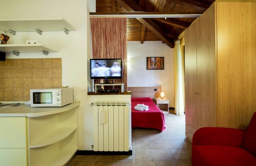 Montebello di Mezzo Casa | Acogedora casa de vacaciones con piscina