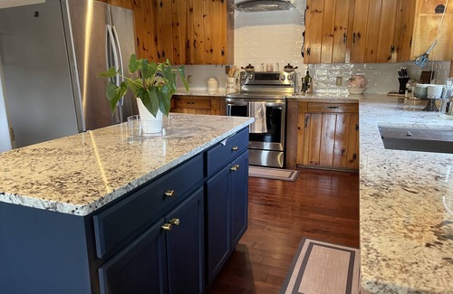 Dixie - Berryhill Casa | BelVita-Lakefront Zen. Lake Wylie, Near Belmont and Whitewater center. Kayaks