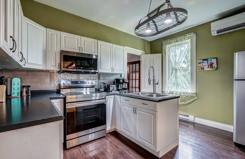 Carbonear Casa | Bemister's Manor