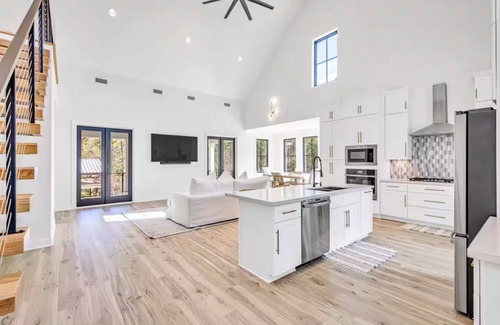 Pass Christian Casa | Ben's on the Bayou, Waterfront home with boat docks