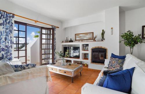 Lagoa e Carvoeiro Apartamento | Benagil sea-view apartment Neptuno 4