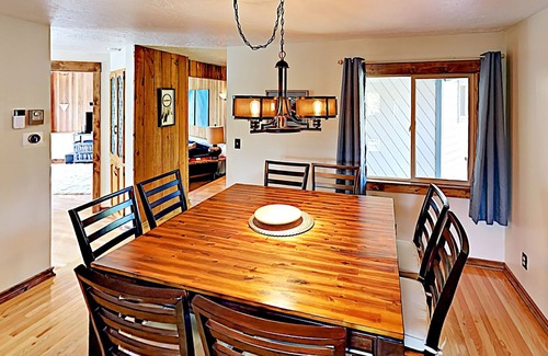 Southwest Bend Casa | Bend basecamp with big fenced yard - near Lava Butte, Sunriver Resort