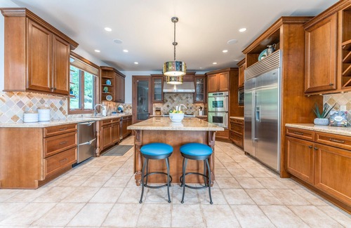 Manson Casa | Bennett Beach Estate Waterfront Hawaii in WA with 134' of white sandy beach!