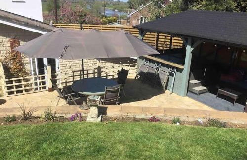 Northway Casa | Bens Hollow with hot tub