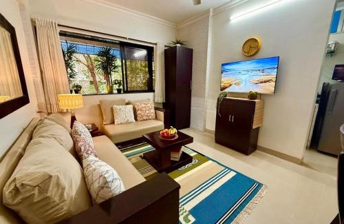 Pali Hill Apartamento | Benston 203, Off Carter Road, Bandra West by Connekt Homes