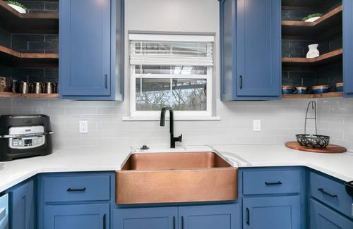 Fredericksburg Casa | Bent Oaks | Sleeps 10 | Hot Tub, Full Kitchen, Access to Community Pool