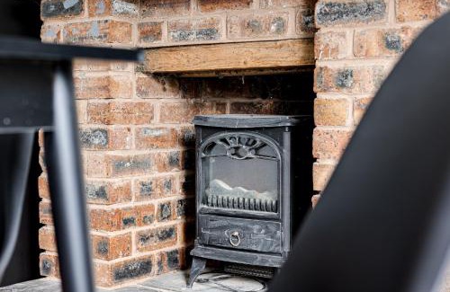 Crewe Casa | Bentley Terrace by YourStays, perfect for Bentley Motors!