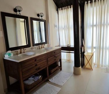 Ho Tram Chalet De Esquí | Bently farm retreat Mũi Né-Premium Bungalow-05